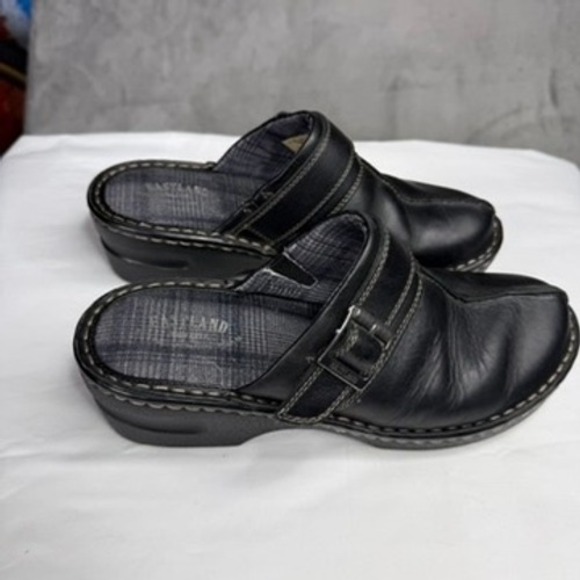 Eastland MAE Black Leather Clog Mules Women's Size 8 M Buckle Strap Comfort - Picture 2 of 6